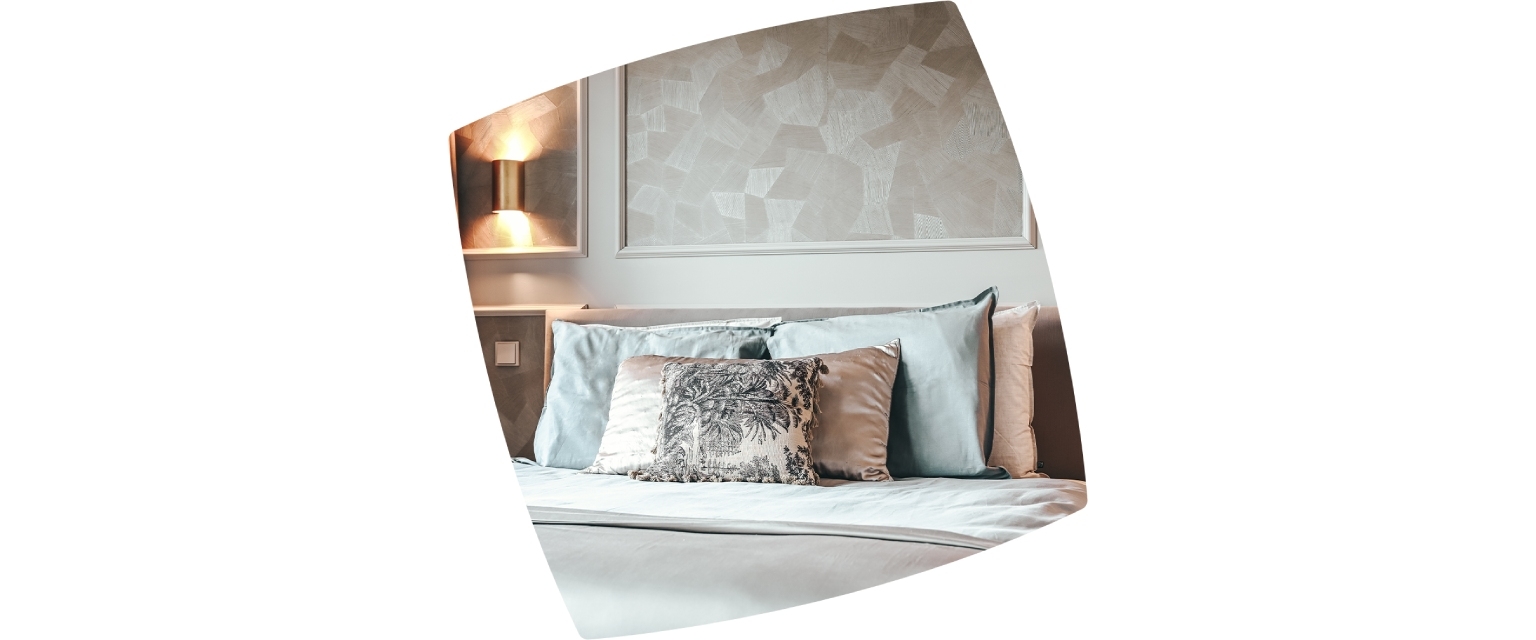 Zierleisten und Tapeten als Blickfang