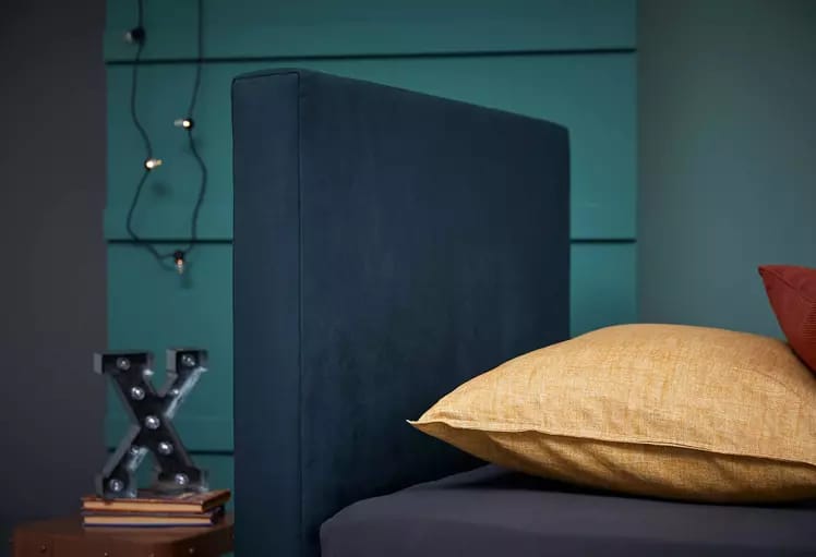 Stellen Sie das Jugendbett individuell zusammen