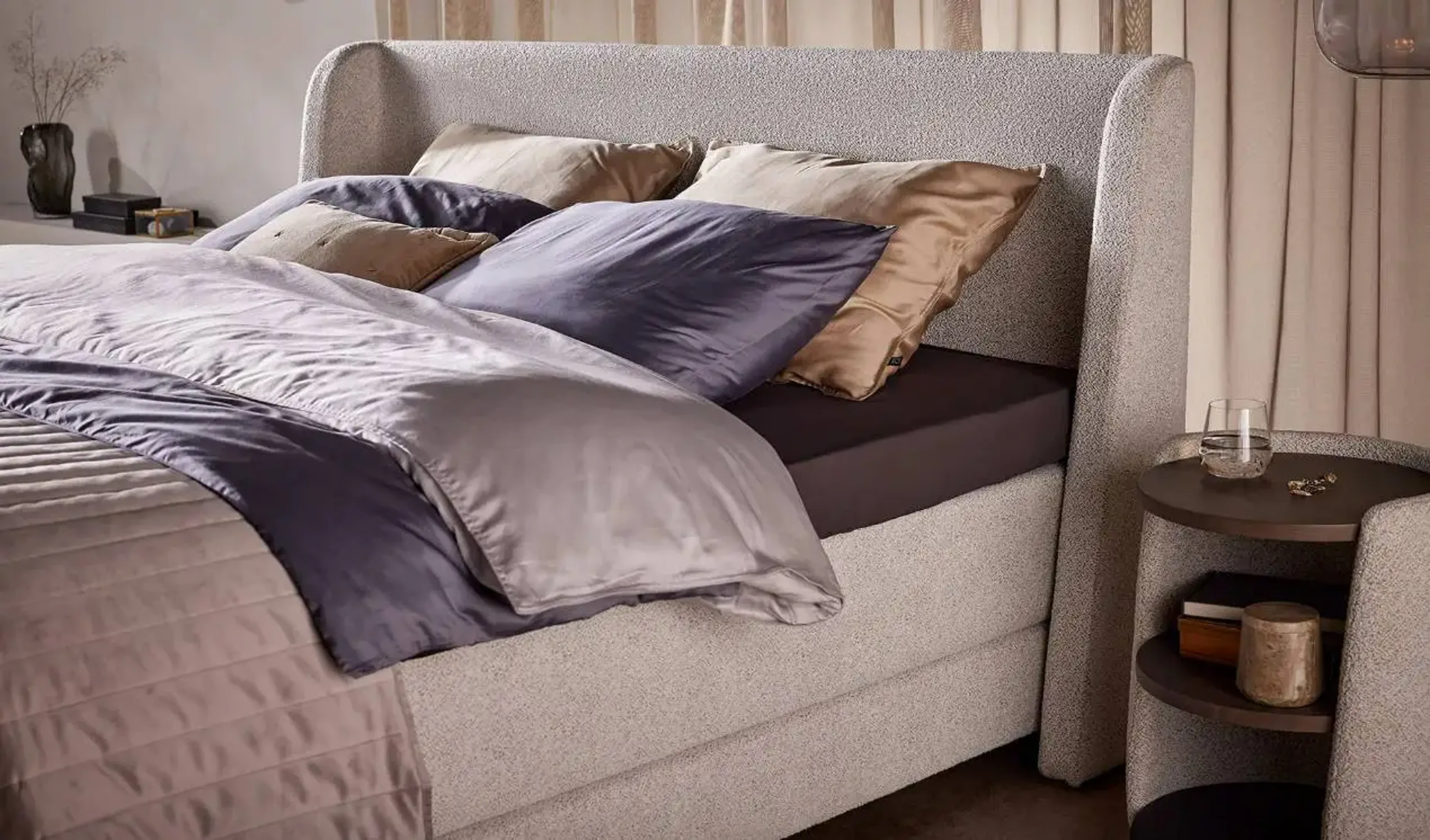 Kingsize Bett: Großzügiger Platz für erholsame Nächte